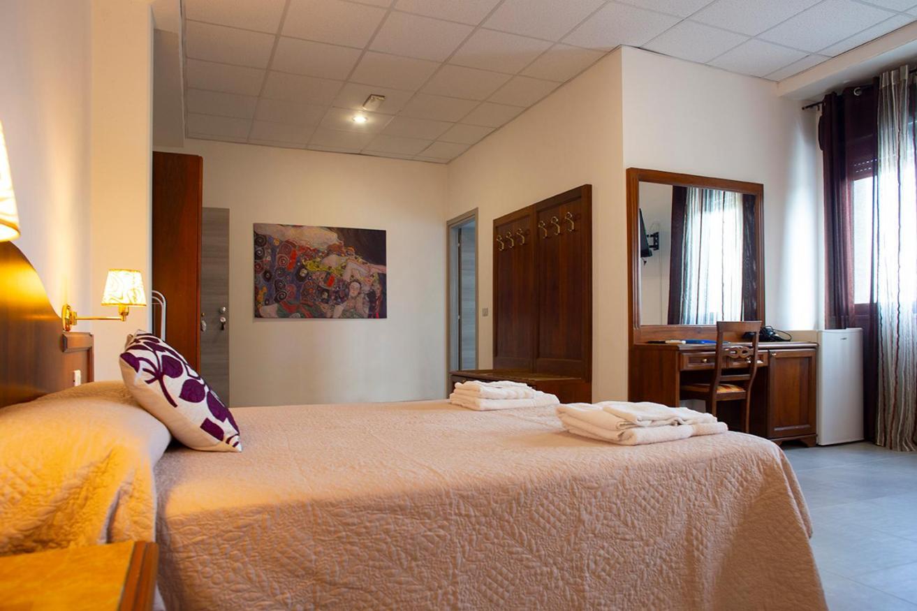 Pennaluce Hotell Vasto Exteriör bild