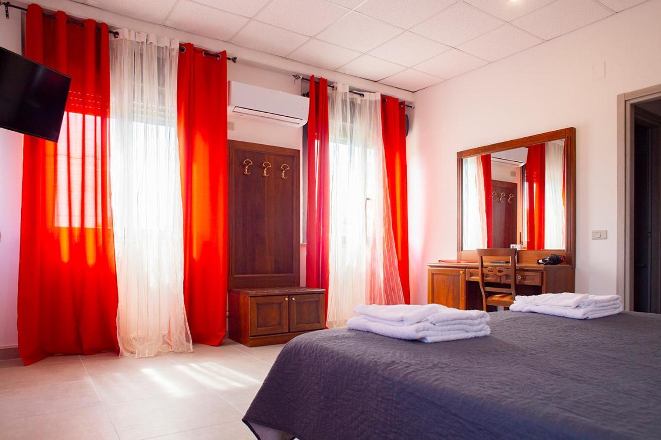 Pennaluce Hotell Vasto Exteriör bild
